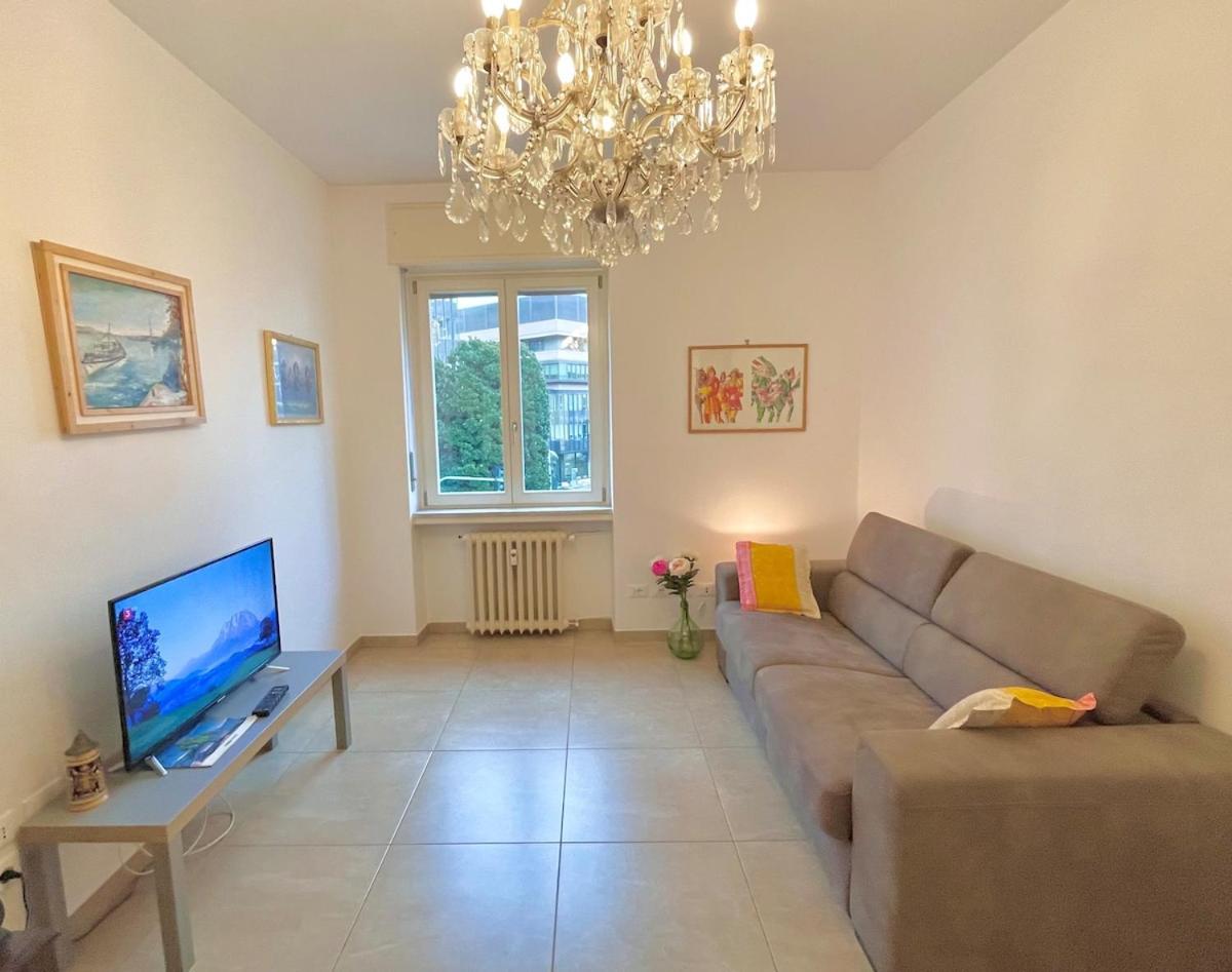 Isola Easy To Airport Bus Trains Appartement
