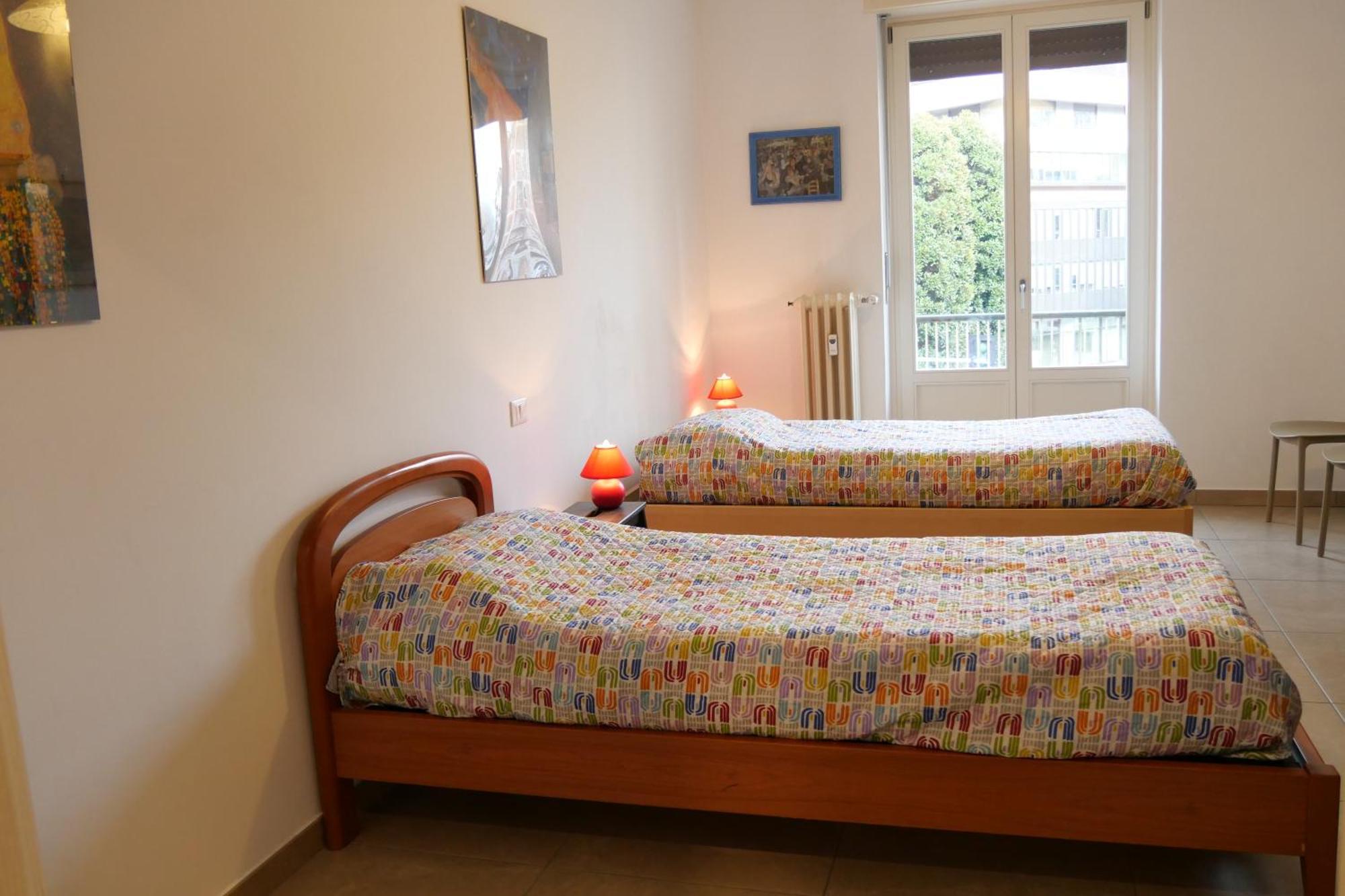 Apartment Isola Easy To Airport Bus Trains *
